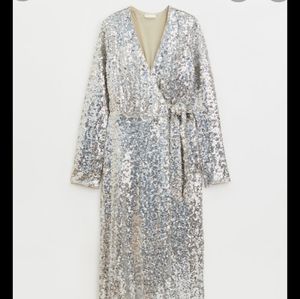 💖HOST PICK💖NWT H&M Plus Sequin H&M Long Sleeve Dress